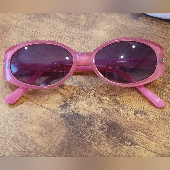 Liz Claiborne Barbiecore oval pink bifocal sunglasses main image 6